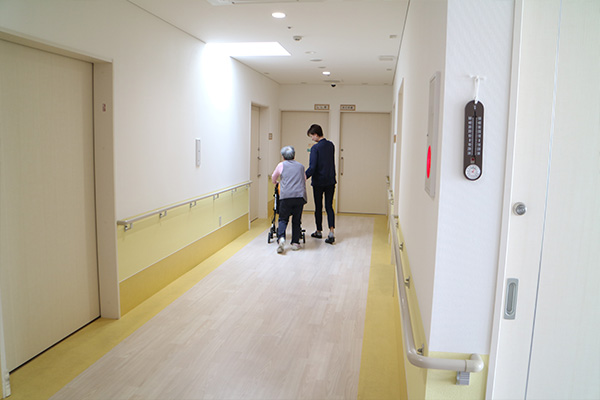 居室前廊下